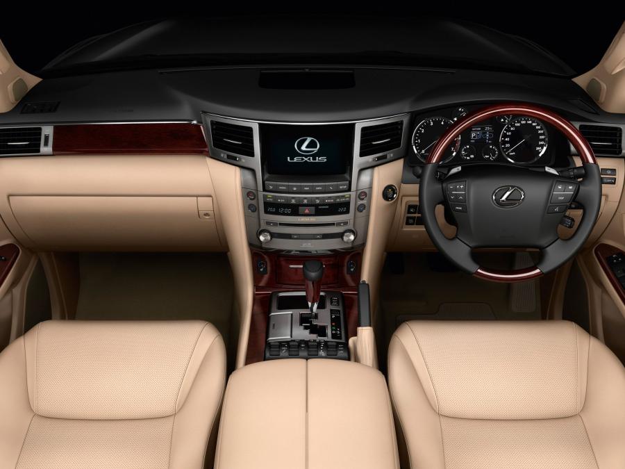  Lexus LX570 2012 года  (ZA) (фото 2 из 2)